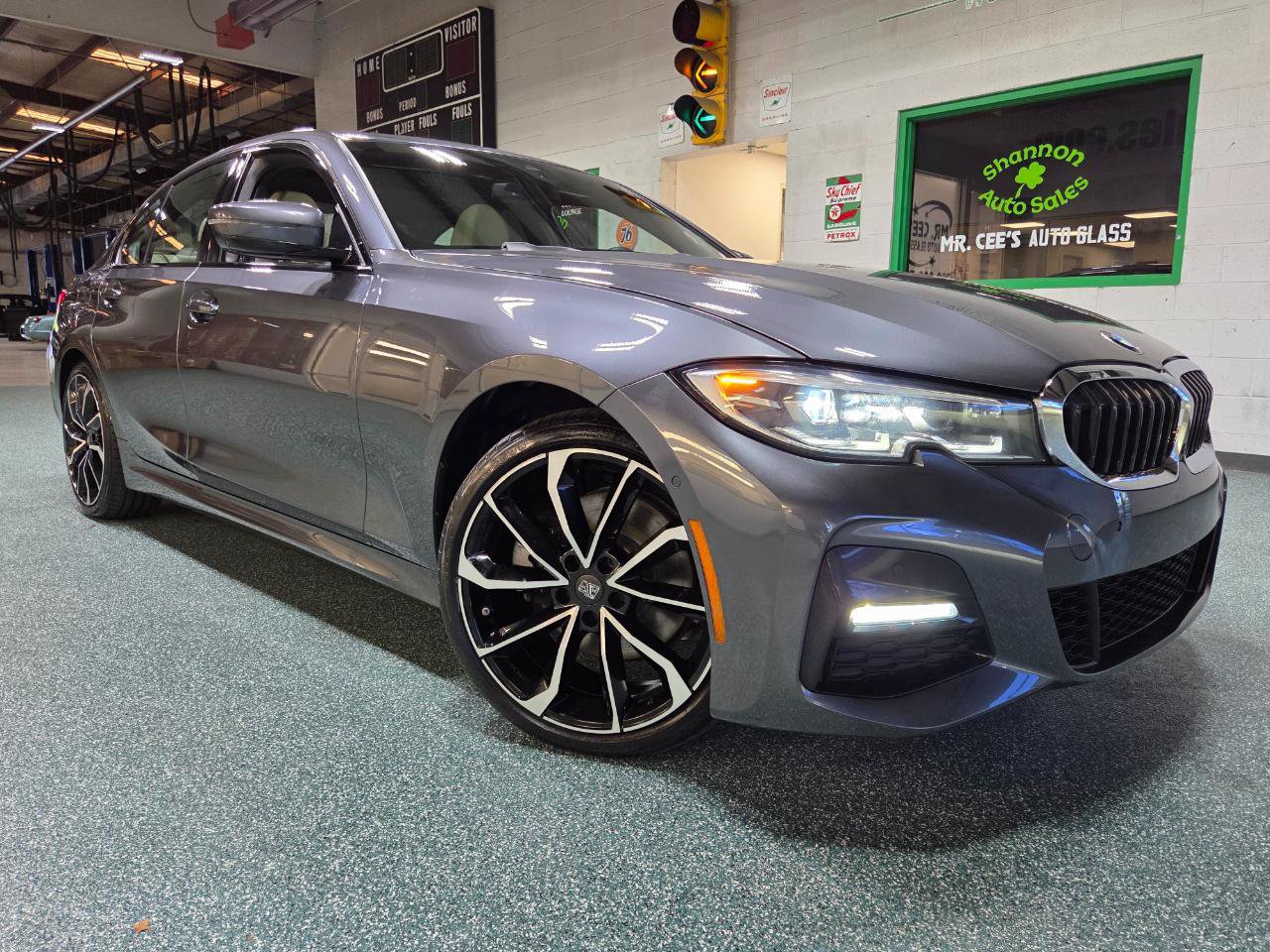Used 2021 BMW 330i xDrive Sedan w/ M Sport Package AWD/4WD image 12