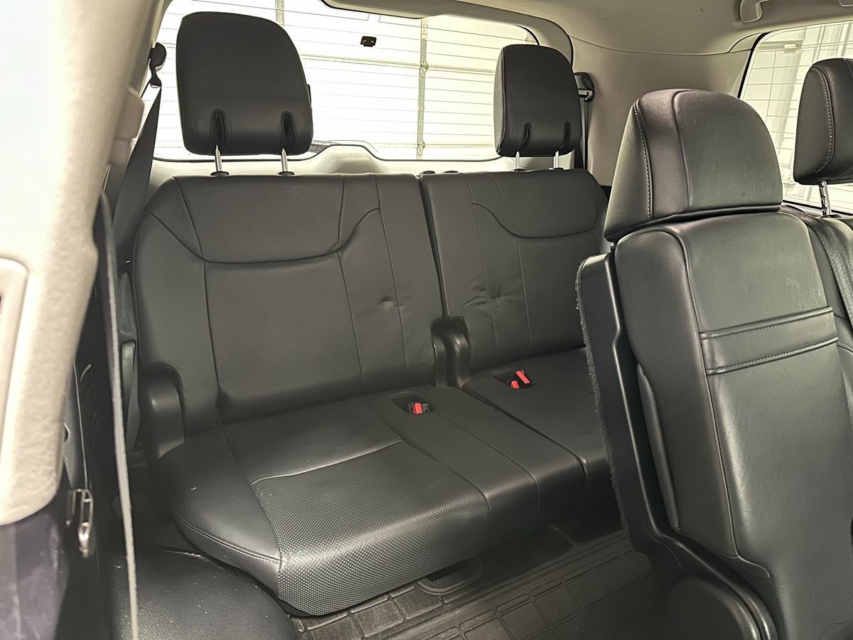 Used 2016 Lexus LX 570 4WD w/ Luxury Package image 18