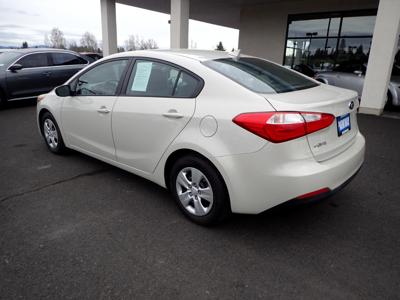 Used 2015 Kia Forte LX FWD image 3
