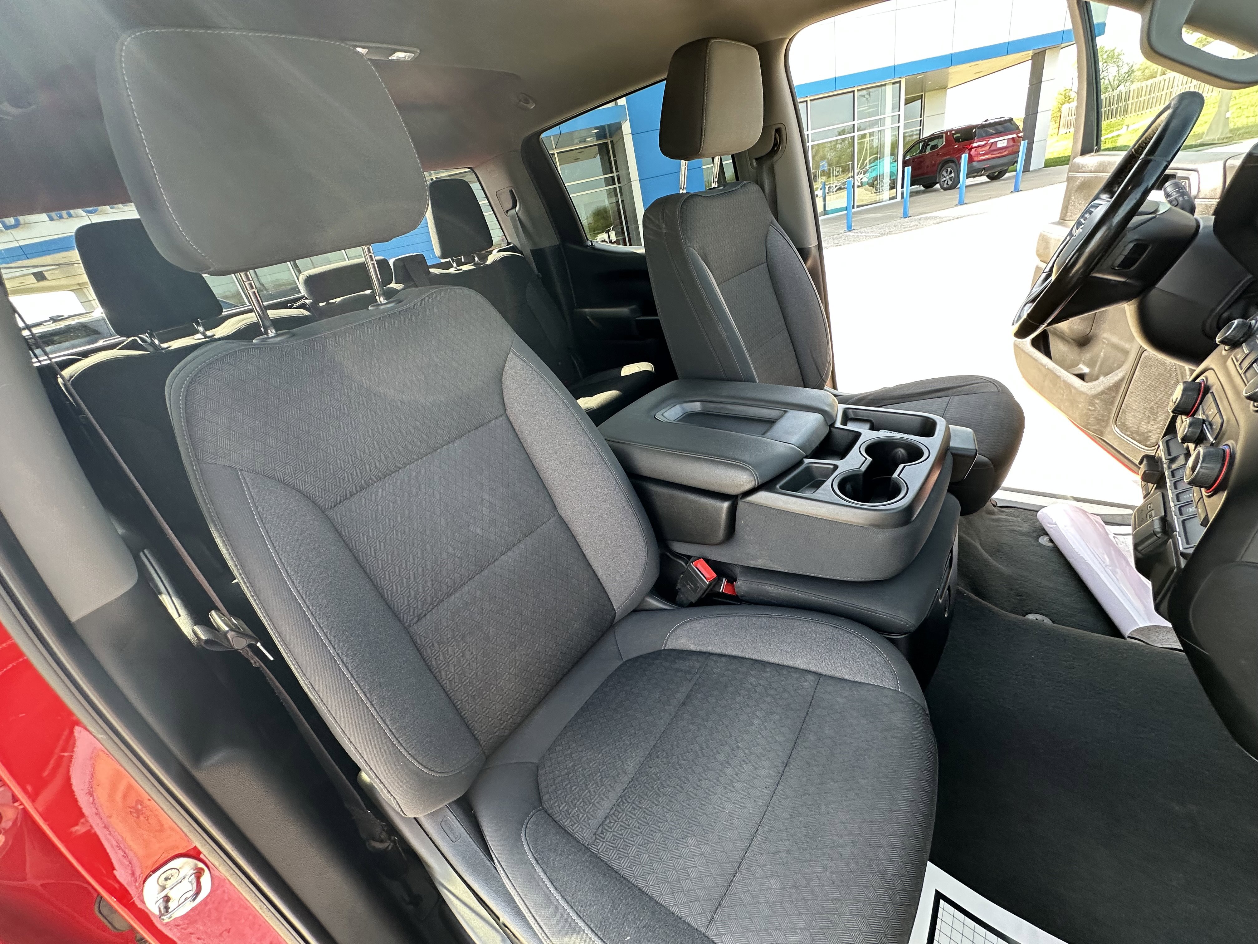 Used 2021 Chevrolet Silverado 1500 LT AWD/4WD image 34