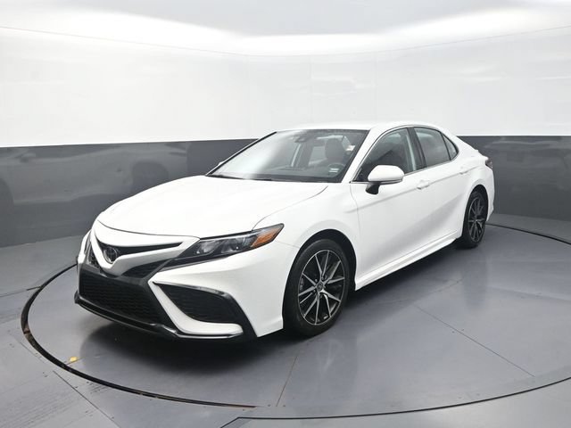 Certified 2024 Toyota Camry SE FWD image 3