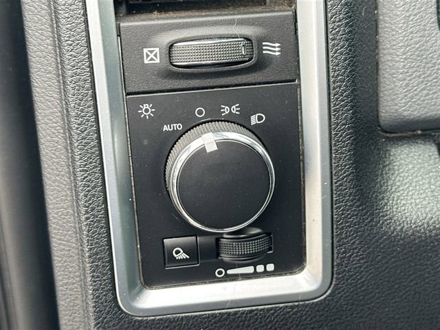 Used 2016 RAM 1500 Classic SLT AWD/4WD image 10