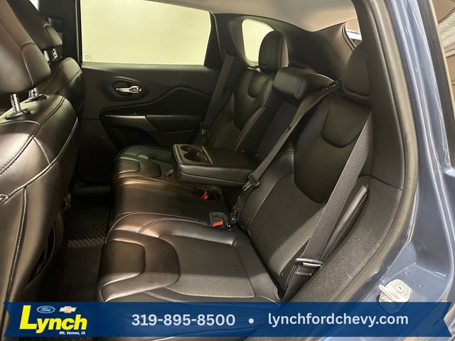 Used 2019 Jeep Cherokee Latitude Plus w/ Cold Weather Group image 18