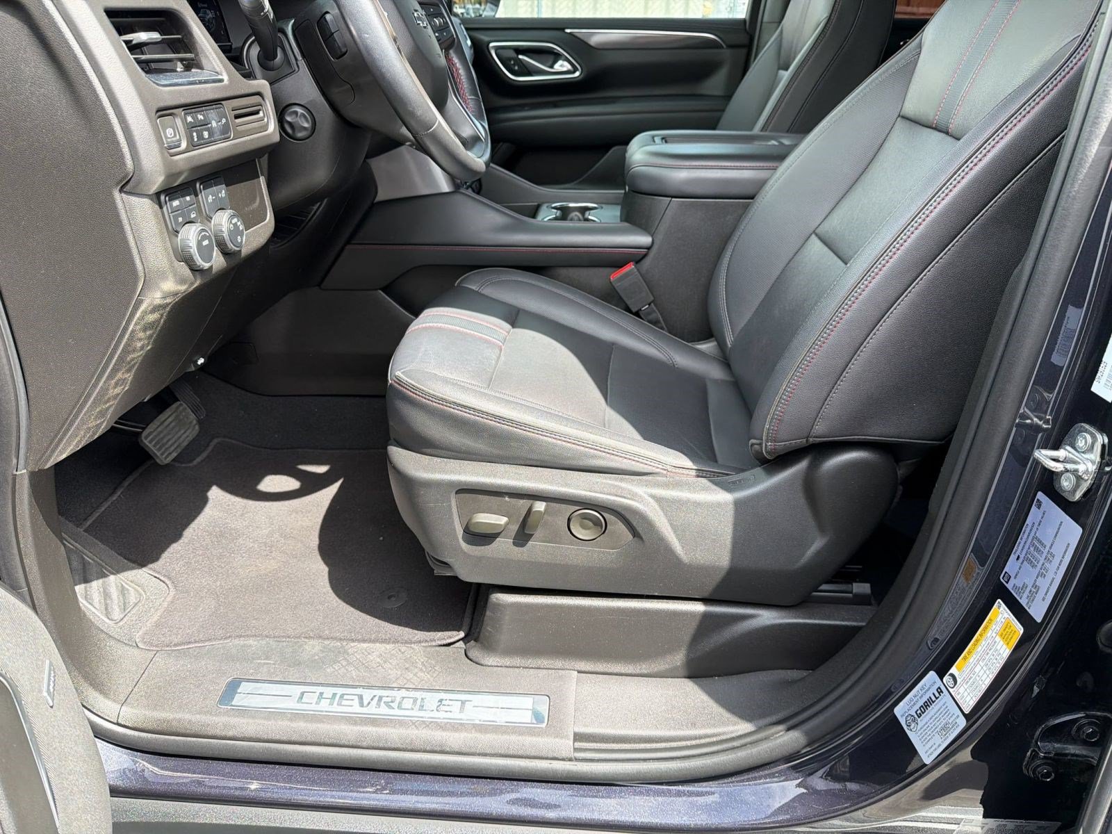 Used 2022 Chevrolet Tahoe RST w/ Luxury Package AWD/4WD image 4