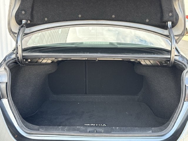 Used 2025 Nissan Sentra SV FWD image 30