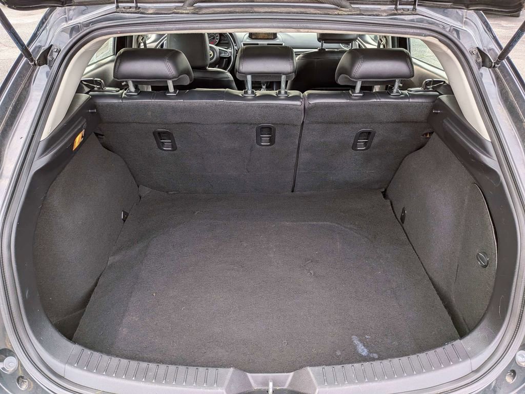 Used 2018 MAZDA MAZDA3 Touring FWD image 13