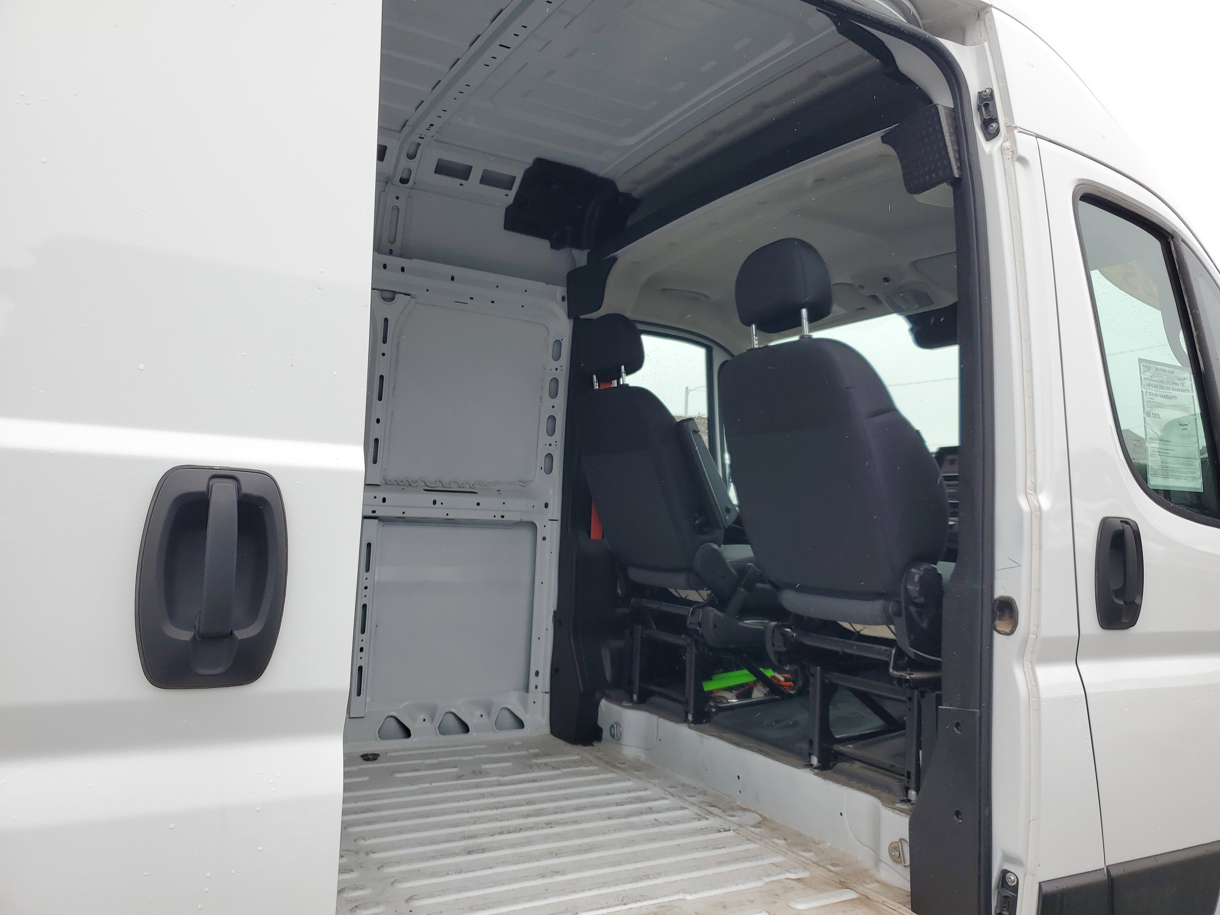 Used 2025 RAM ProMaster 2500 w/ Convenience Group image 23