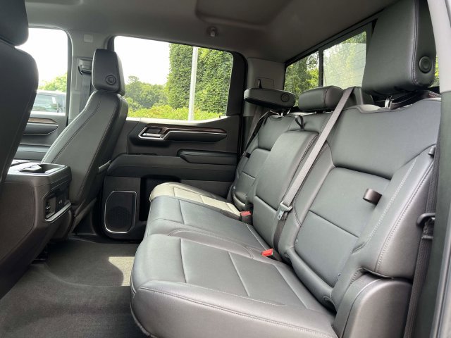 Used 2024 Chevrolet Silverado 1500 LT Trail Boss w/ Convenience Package II AWD/4WD image 31