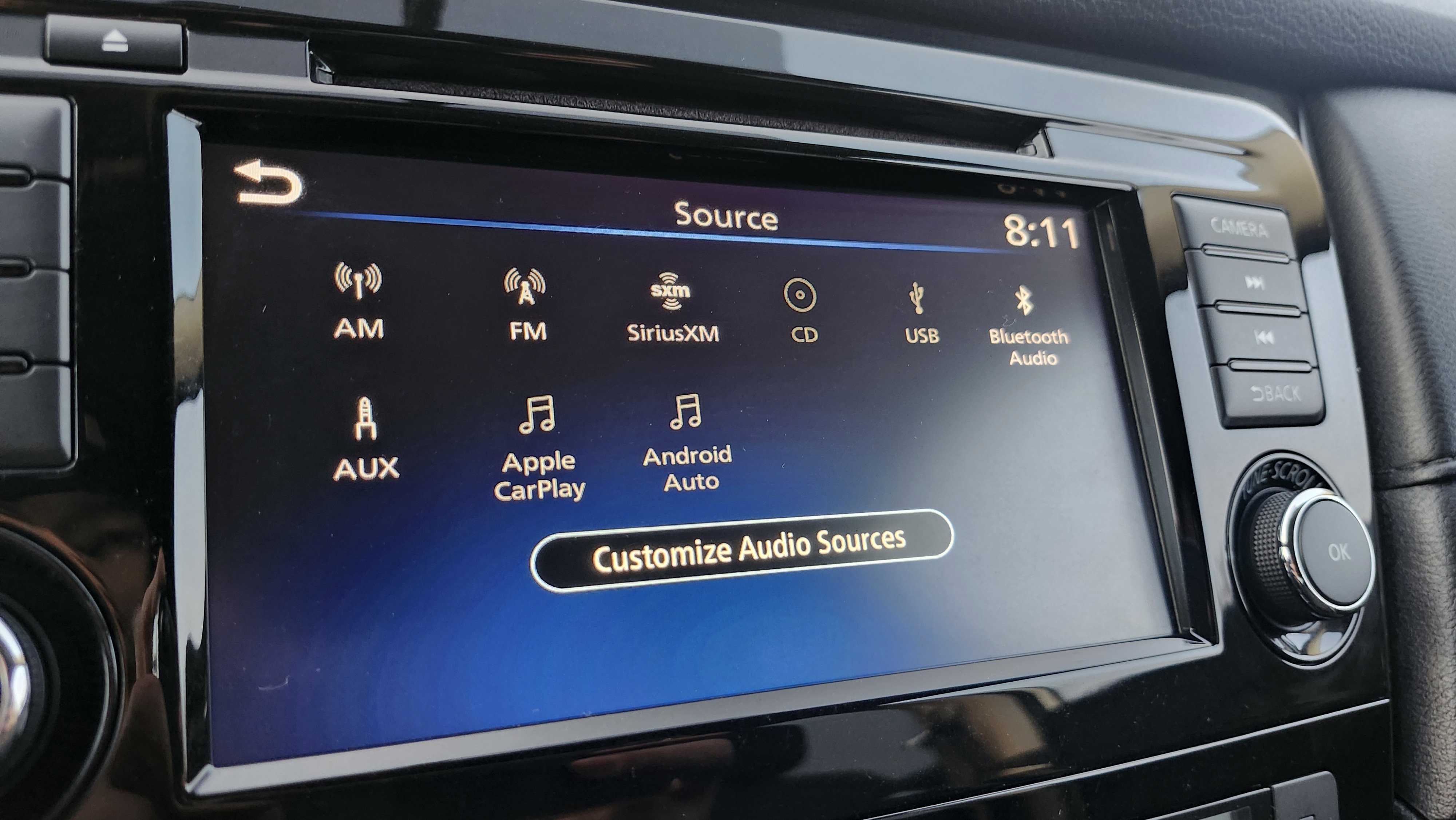 Used 2018 Nissan Rogue SV image 5