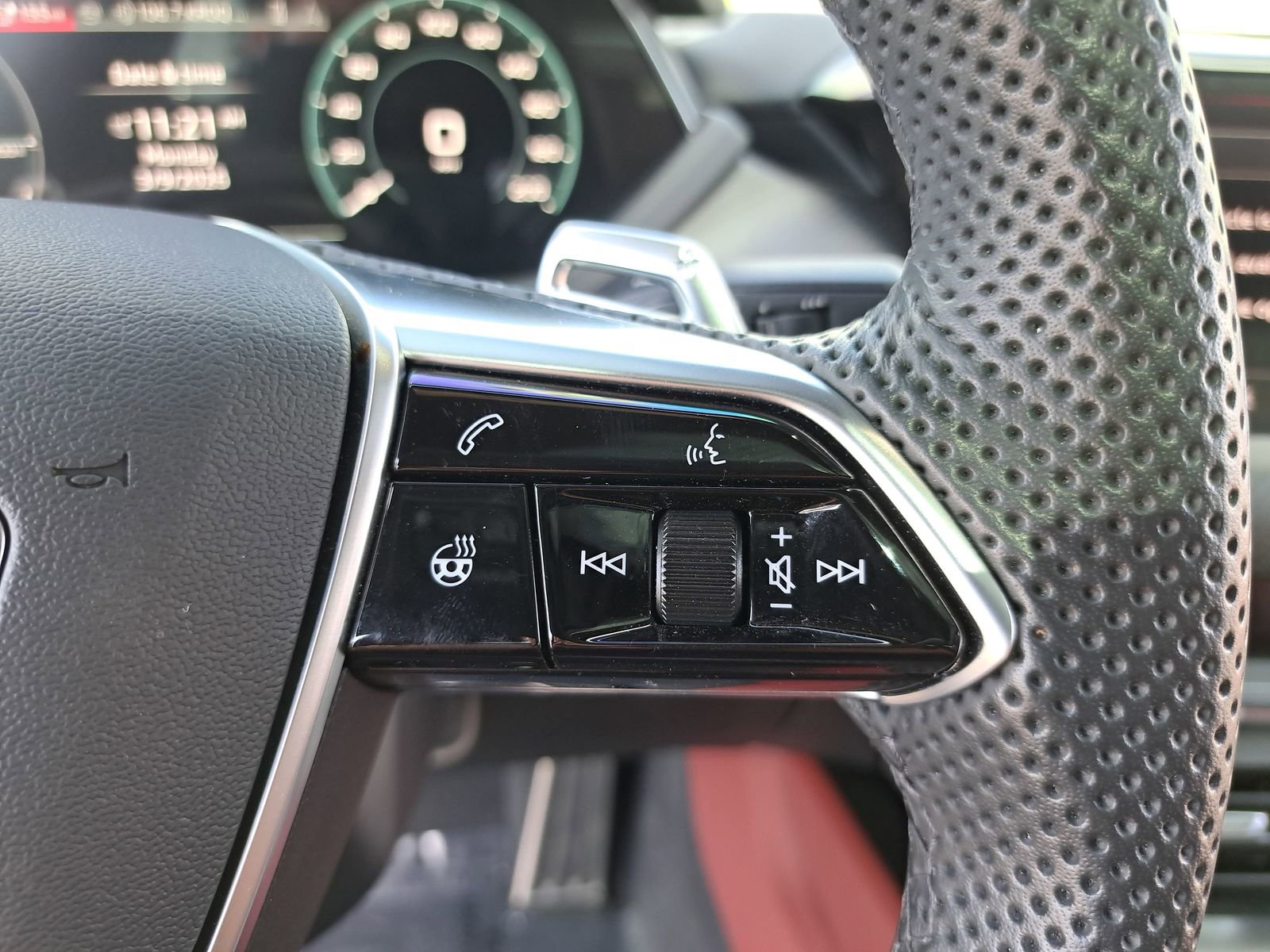 Used 2024 Audi RS e-tron GT w/ Carbon Performance Package image 18