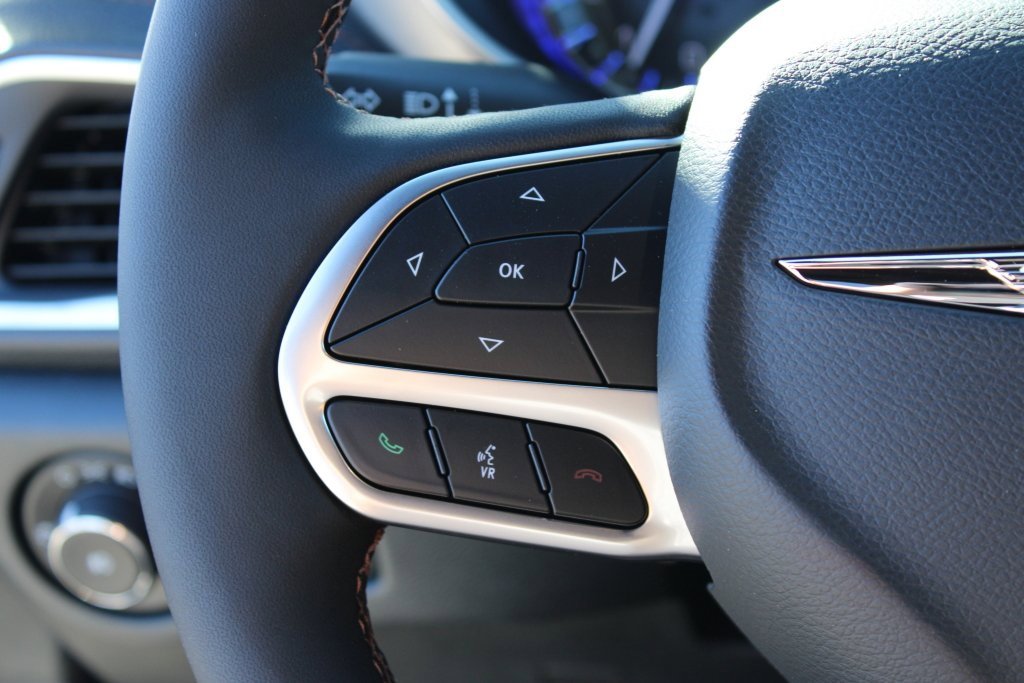 New 2026 Chrysler Pacifica Pinnacle image 15