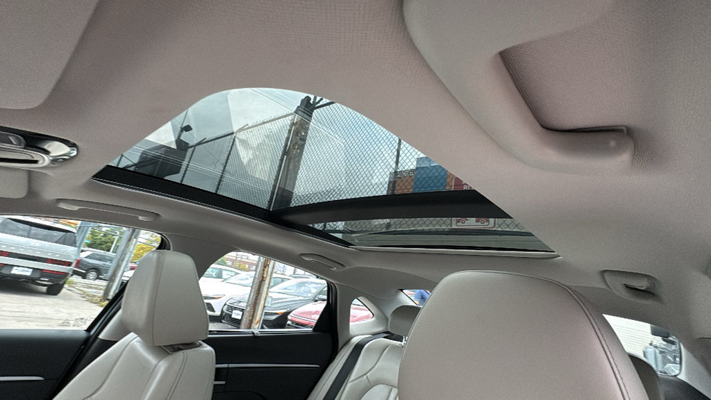 Used 2025 Hyundai Sonata Limited FWD image 12