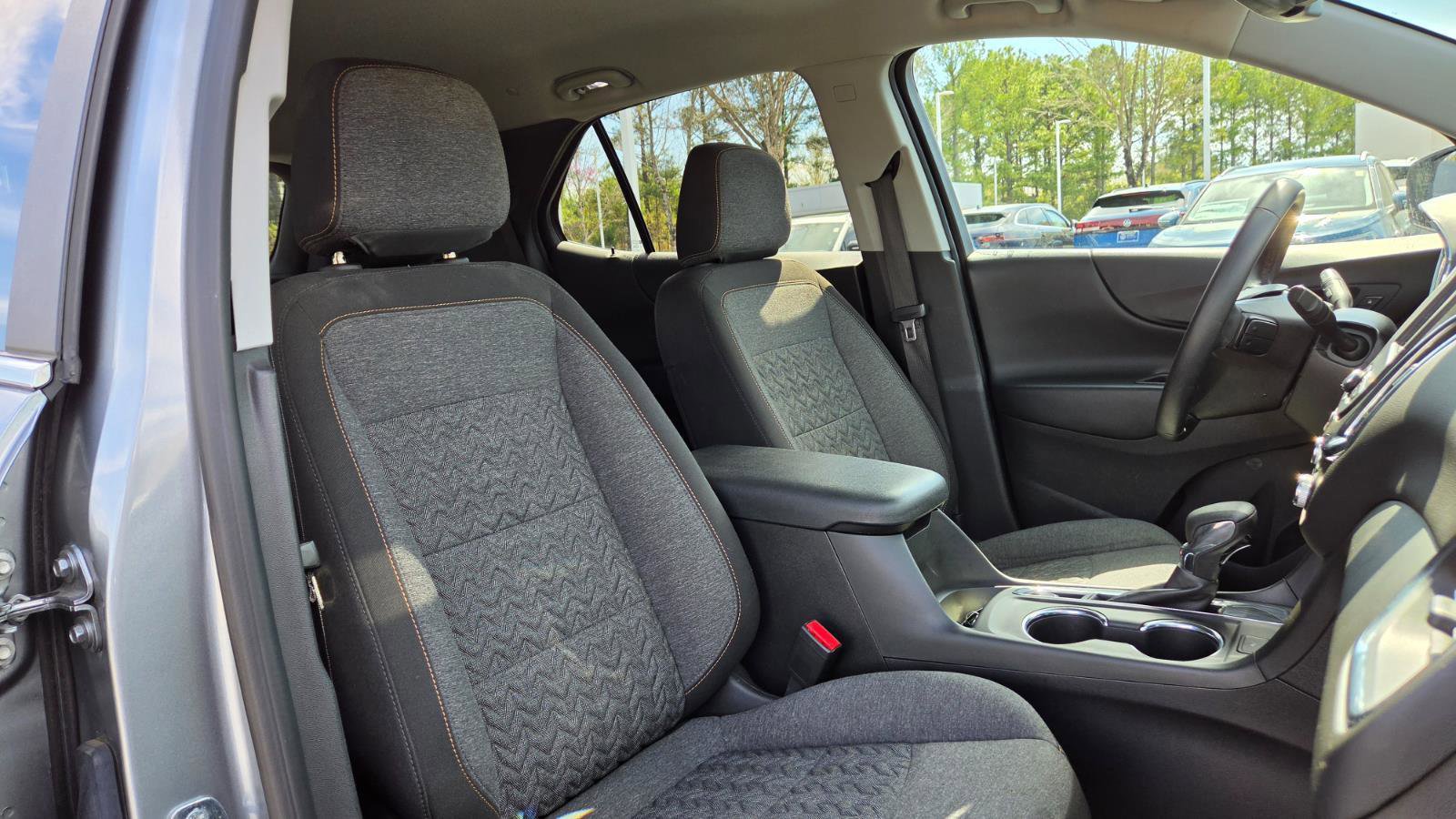 Used 2023 Chevrolet Equinox LT image 39