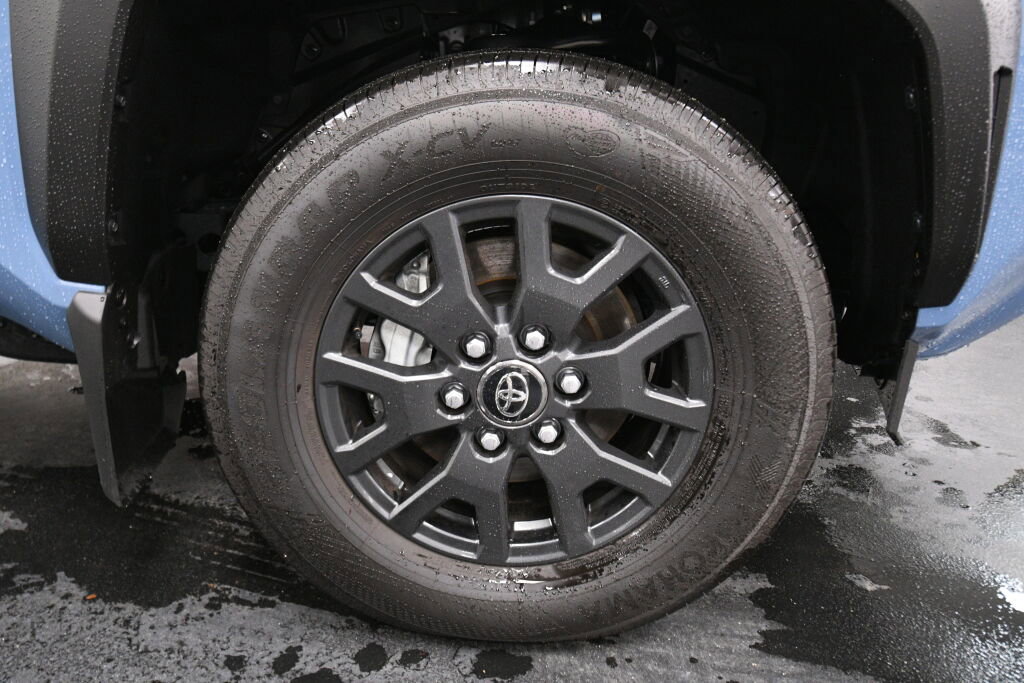 Used 2025 Toyota 4Runner SR5 image 28