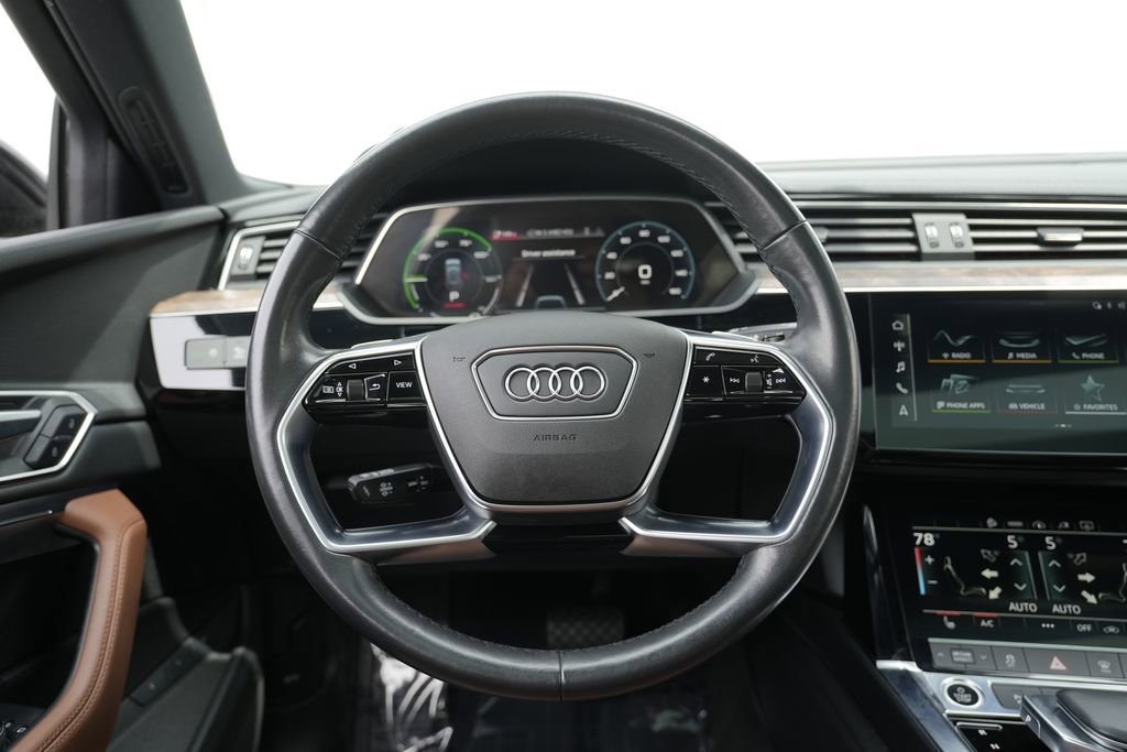 Used 2022 Audi e-tron Premium w/ Convenience Plus Package AWD/4WD image 48