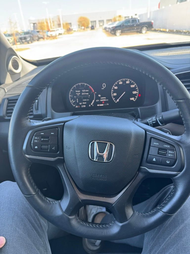 Used 2025 Honda Ridgeline Sport image 13