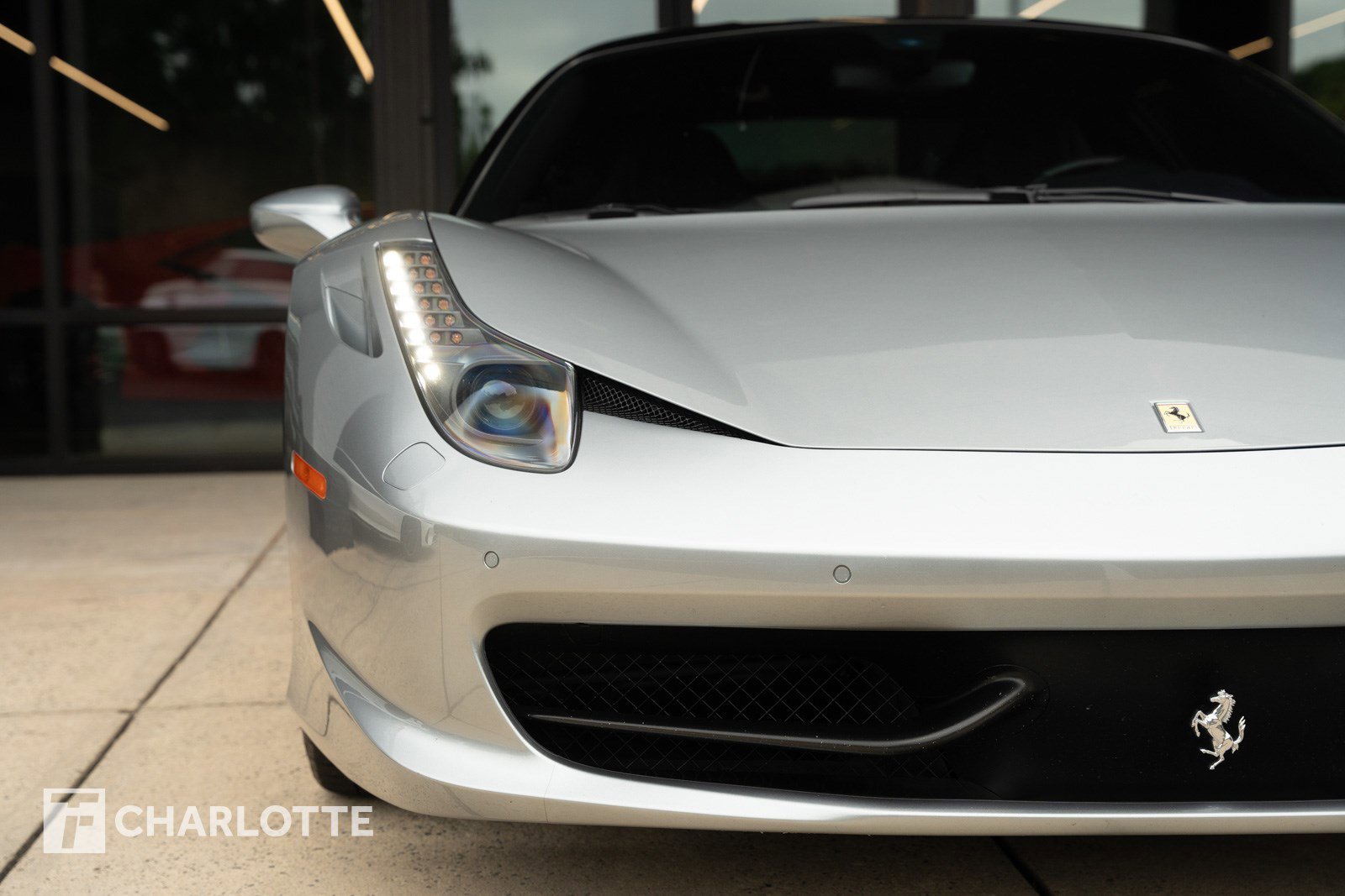 Used 2011 Ferrari 458 Italia Coupe RWD image 3