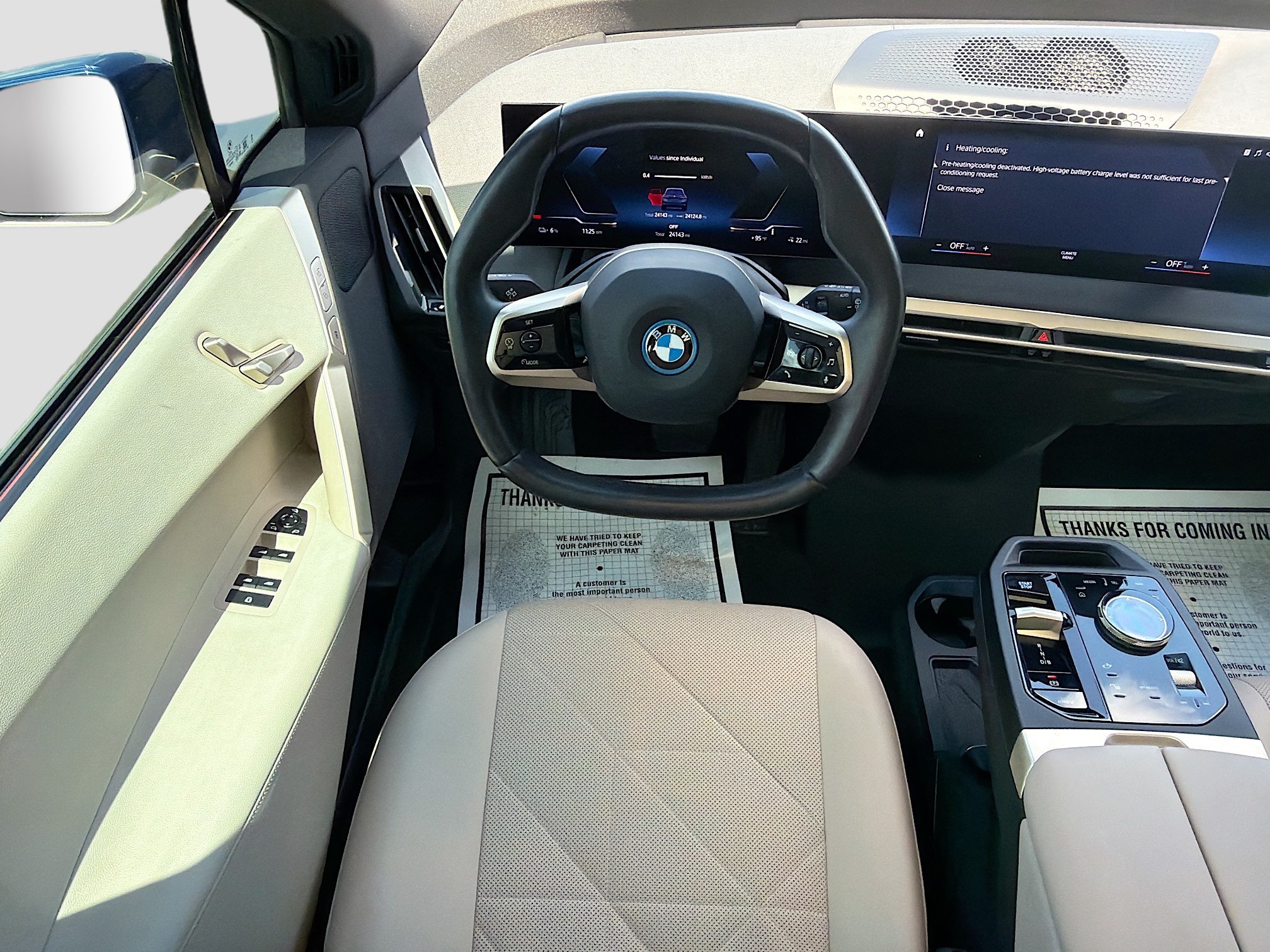 Used 2023 BMW iX xDrive50 w/ Sport Package AWD/4WD image 15