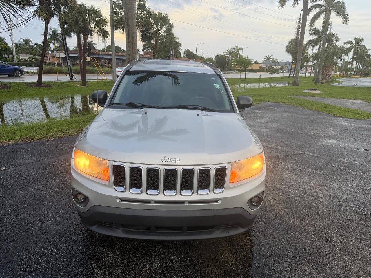 Used 2012 Jeep Compass Latitude w/ Sun/Sound Group FWD image 10