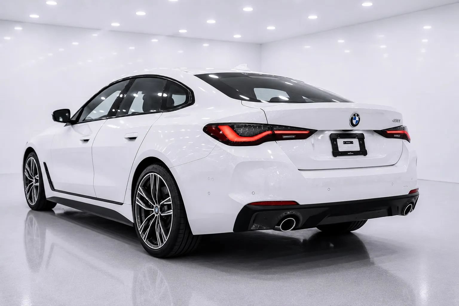 Used 2025 BMW 430i xDrive w/ Premium Package AWD/4WD image 3