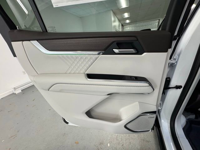 New 2026 GMC Acadia Denali image 9