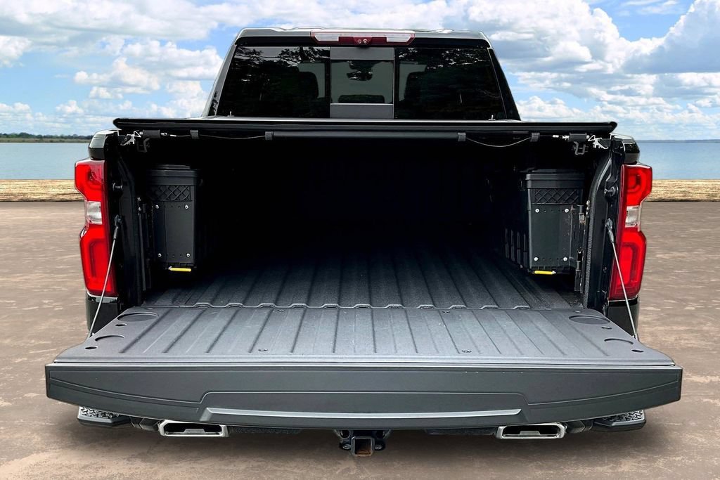 Used 2023 Chevrolet Silverado 1500 High Country AWD/4WD image 9