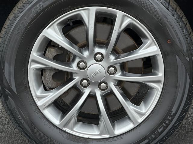 Used 2021 Jeep Cherokee Latitude Plus image 7