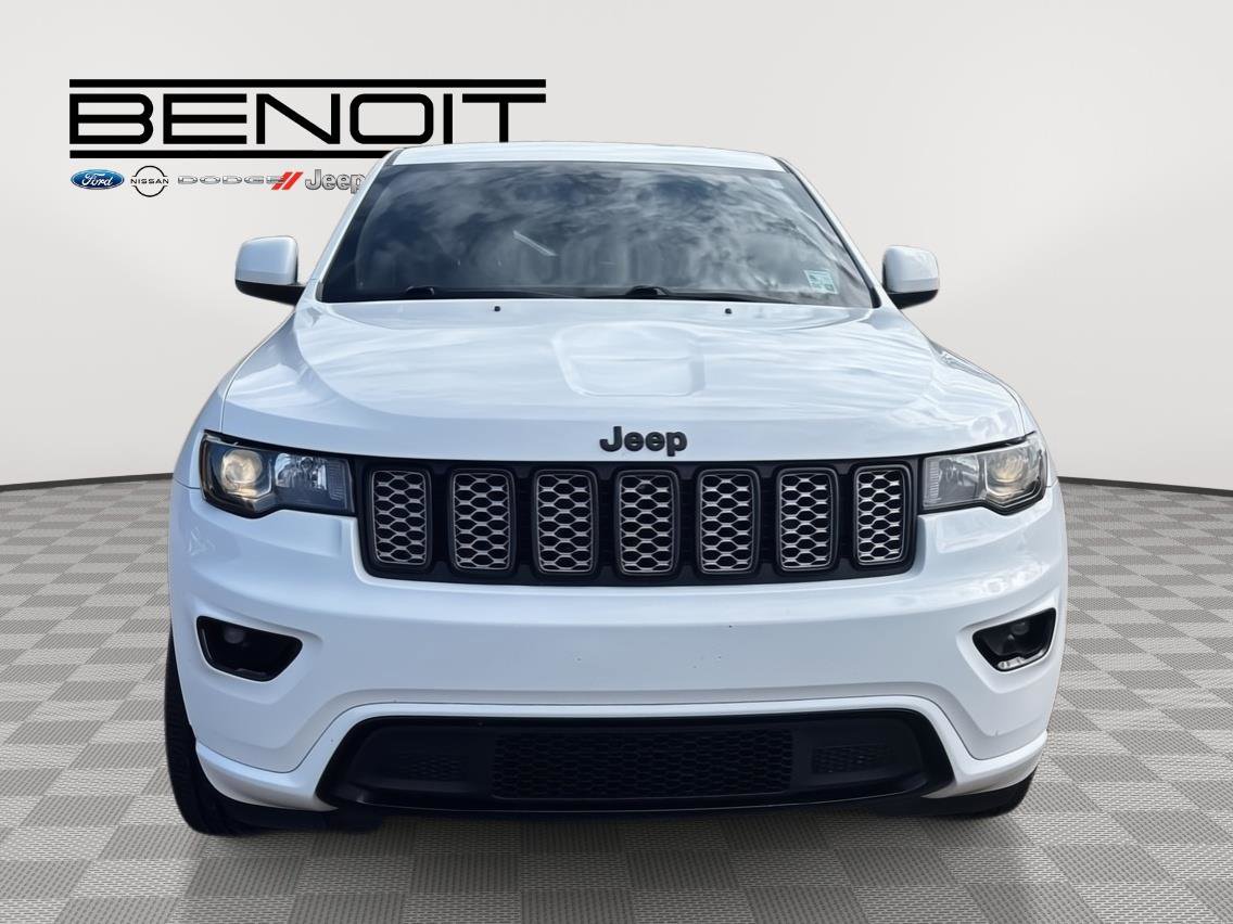 Used 2022 Jeep Grand Cherokee Laredo X image 2