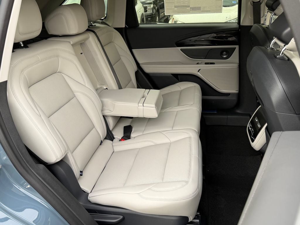 New 2026 Lincoln Nautilus Hybrid AWD/4WD image 17