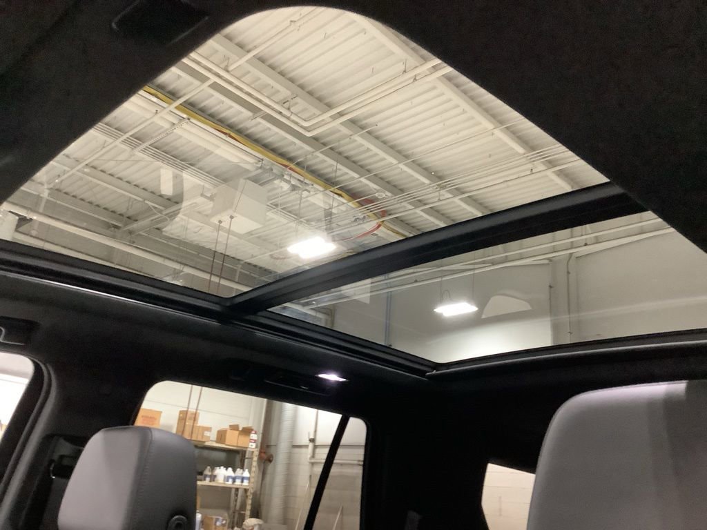 Used 2022 Chevrolet Tahoe LT w/ LT Signature Package image 19