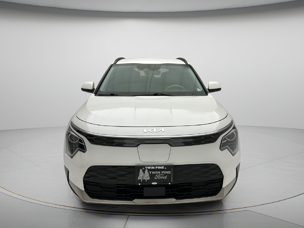 Used 2023 Kia Niro Wind w/ Wind Preserve Package FWD image 2