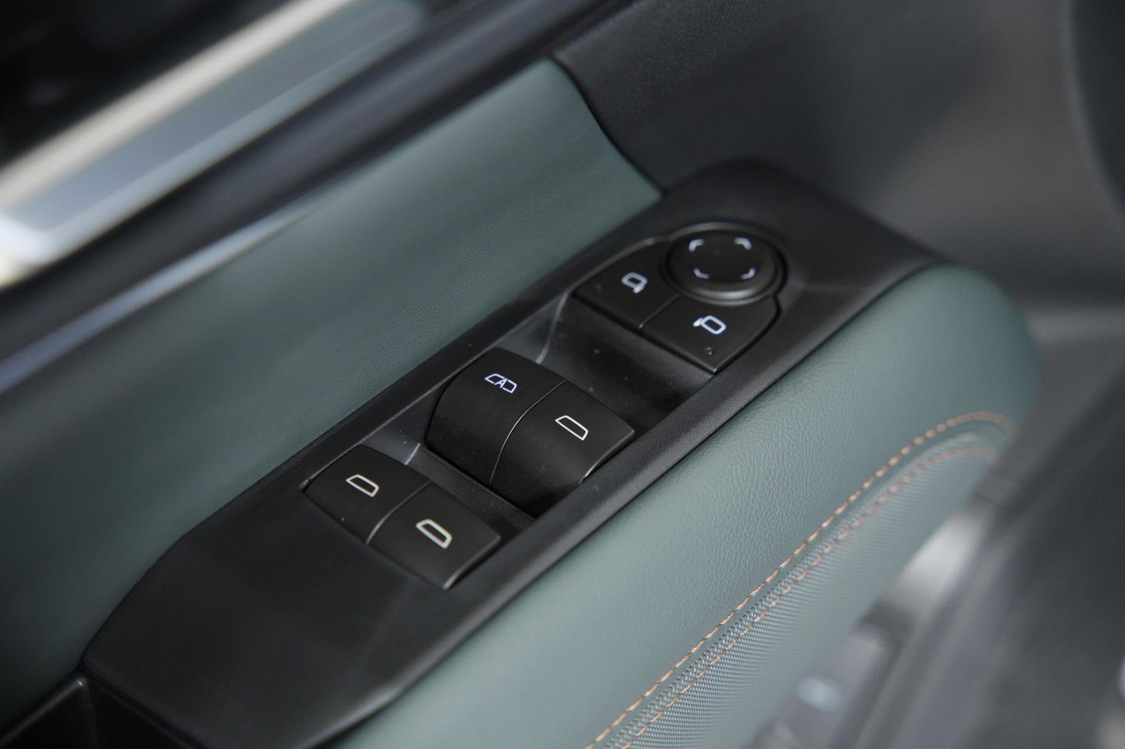 New 2026 GMC Terrain AT4 w/ Convenience Package III image 25