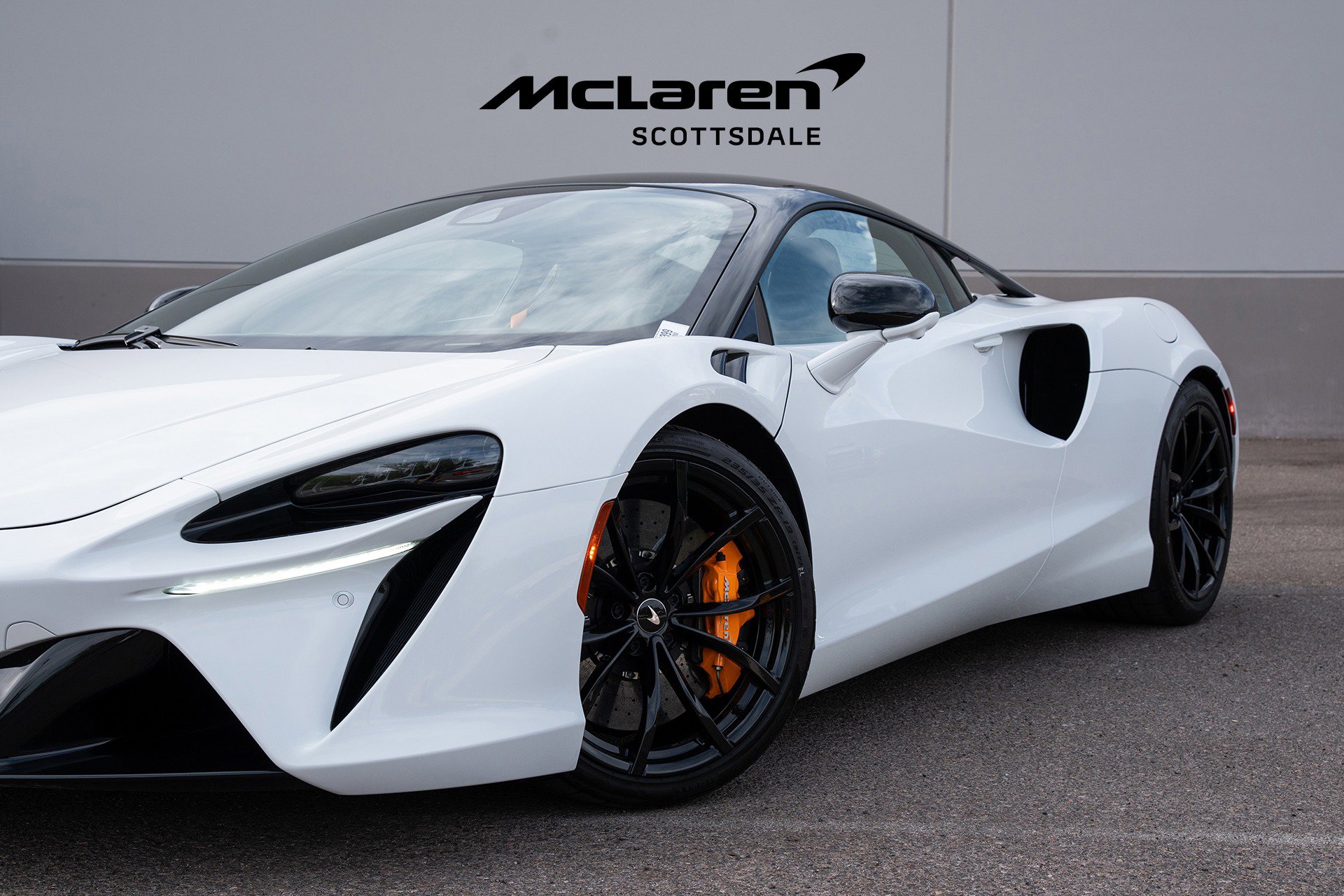 Used 2023 McLaren Artura image 11