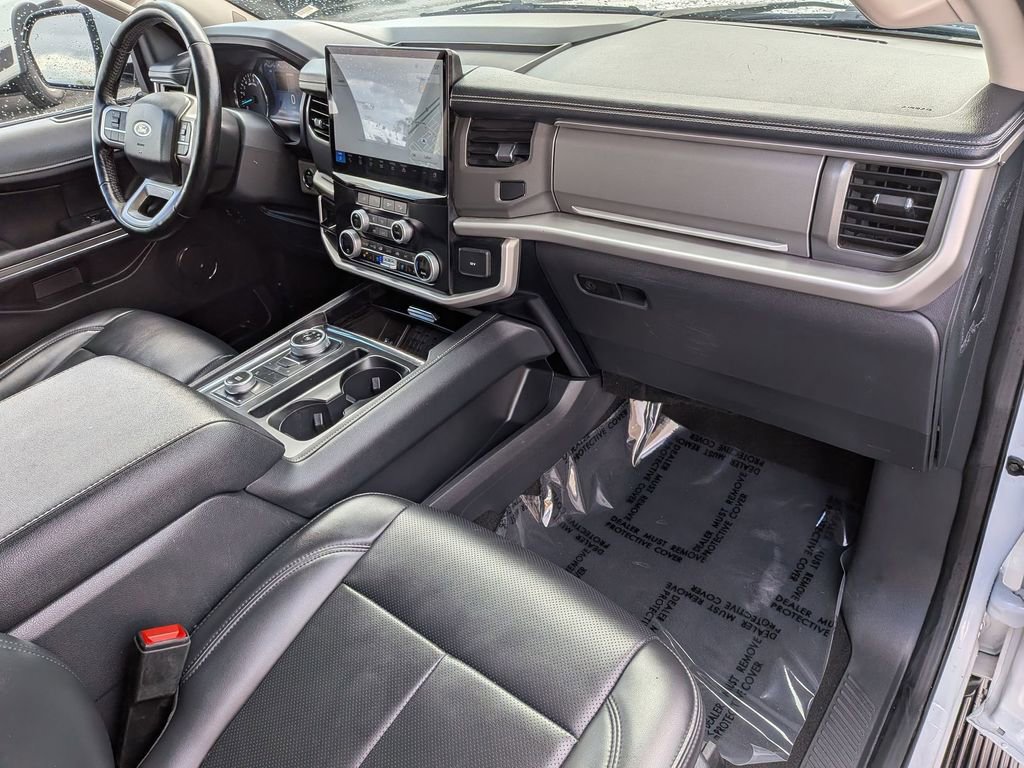 Used 2024 Ford Expedition XLT image 29