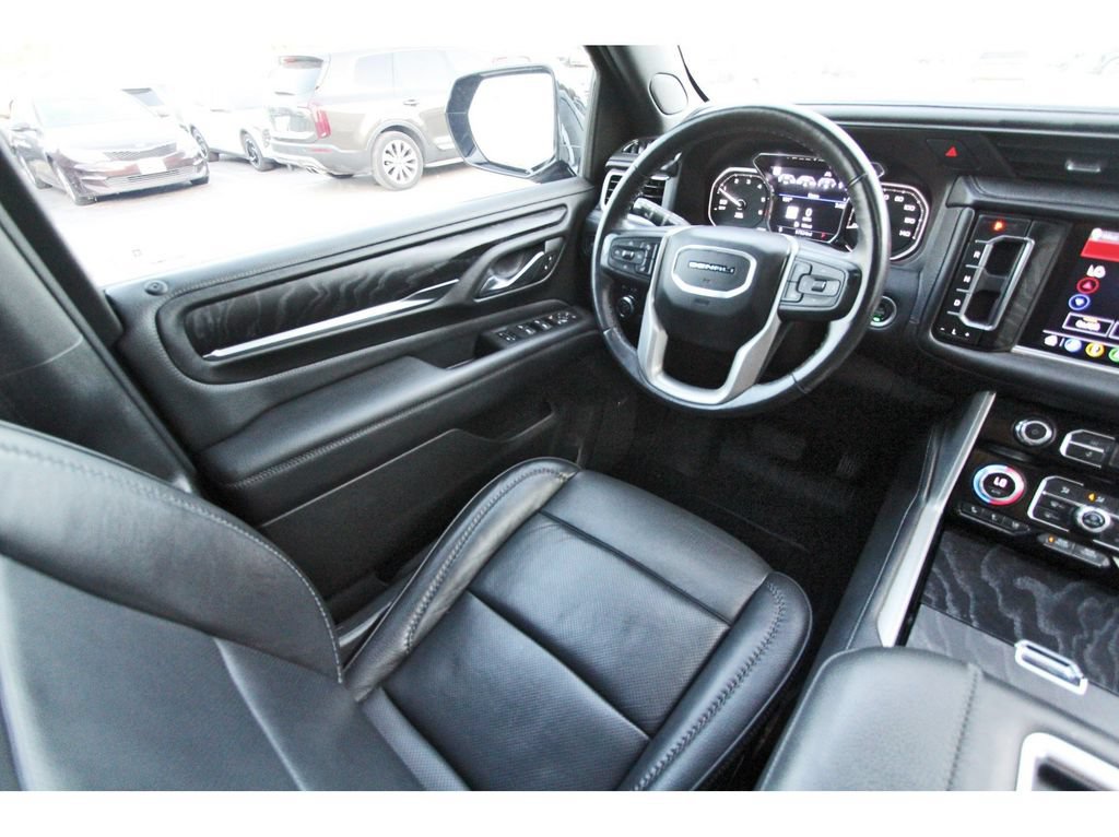 Used 2021 GMC Yukon XL Denali w/ LPO, Illumination Package AWD/4WD image 8