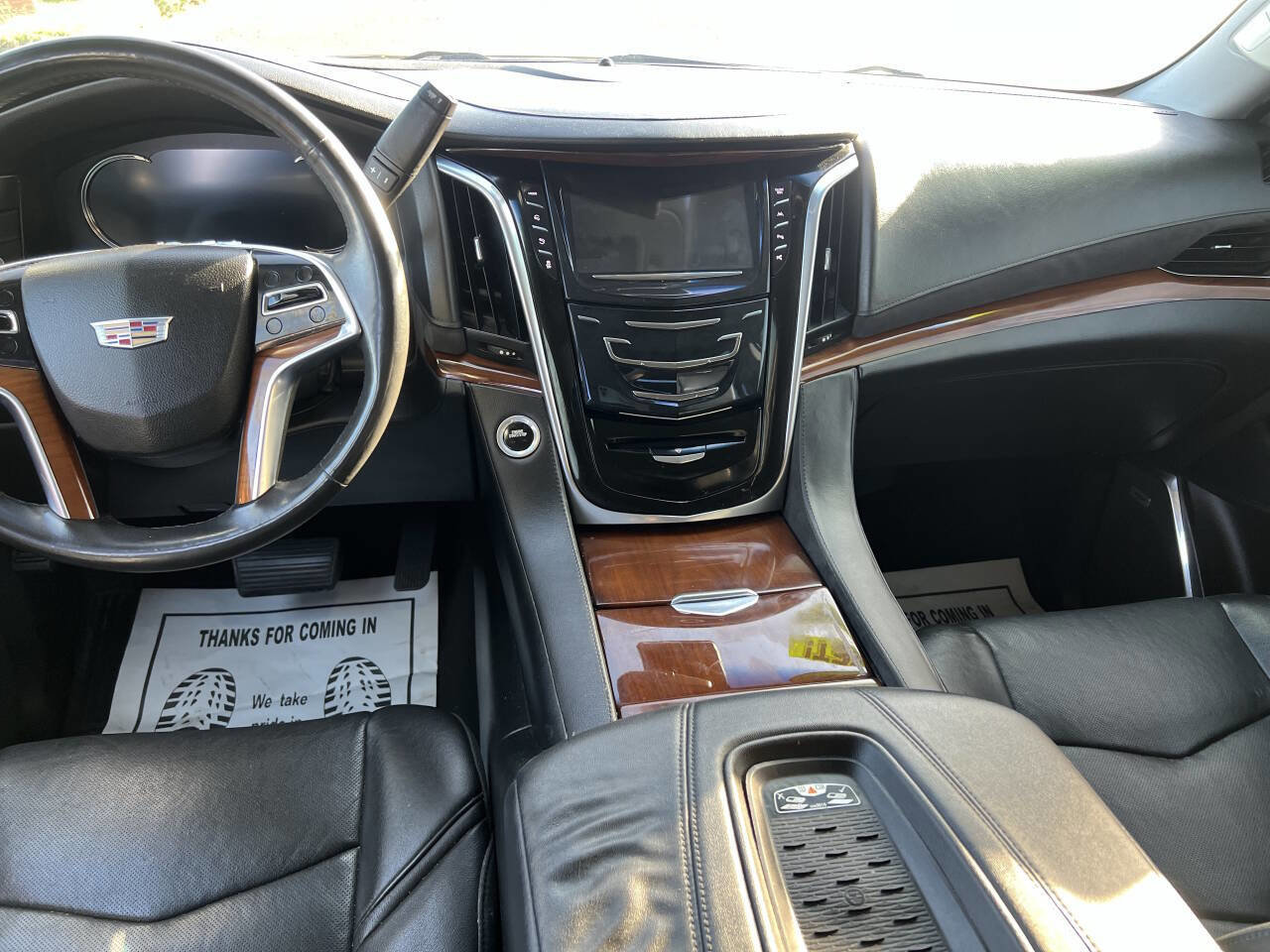 Used 2017 Cadillac Escalade ESV Luxury image 30
