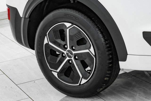 Used 2024 Kia Niro LX image 46