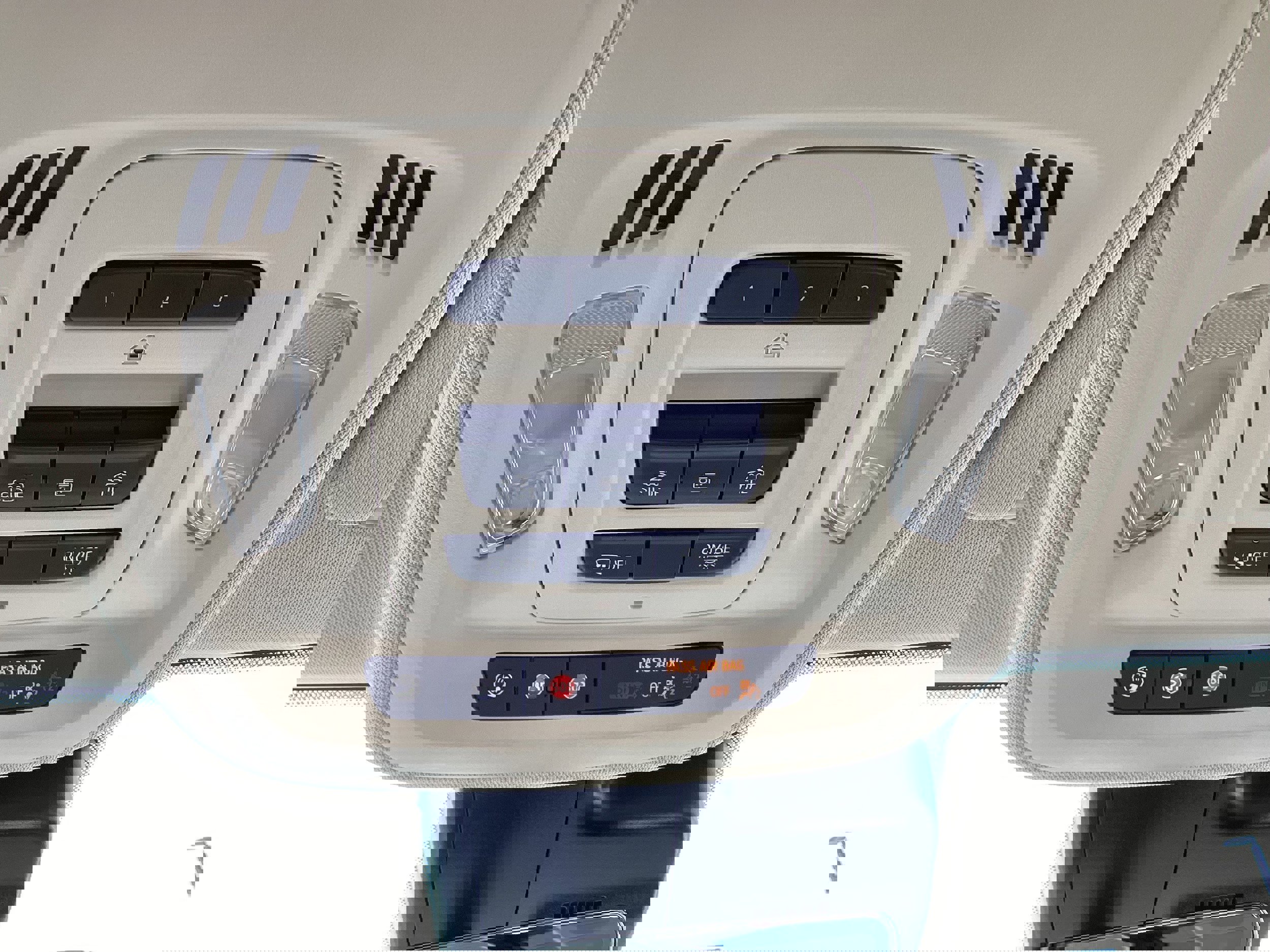 Used 2023 Buick Envision Avenir image 23