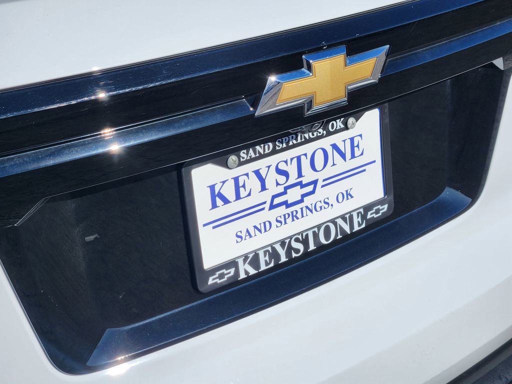 Used 2025 Chevrolet Traverse LT image 11