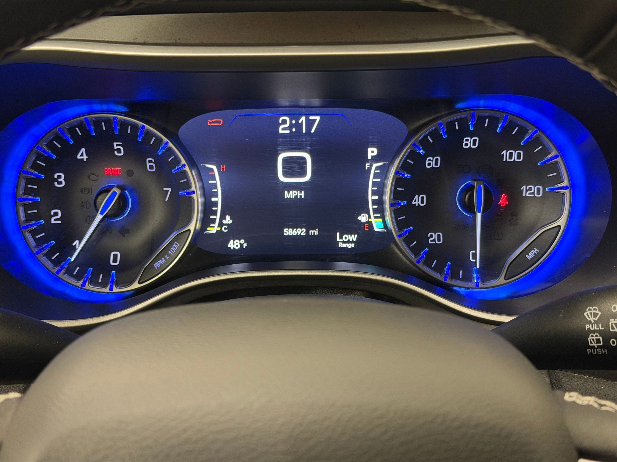 Used 2023 Chrysler Pacifica Touring-L image 14