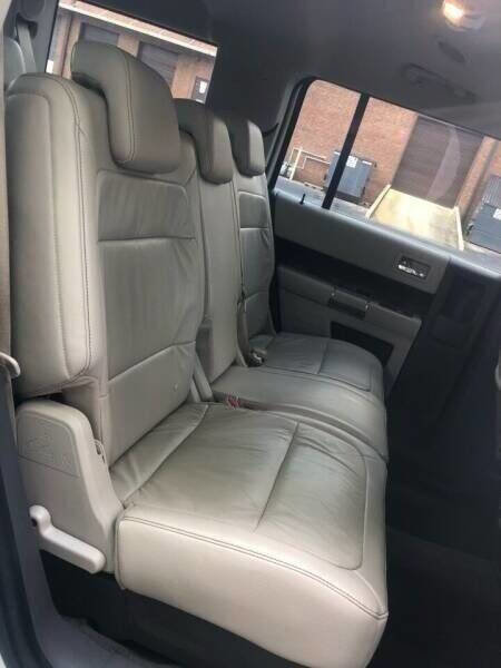 Used 2010 Ford Flex SEL image 14