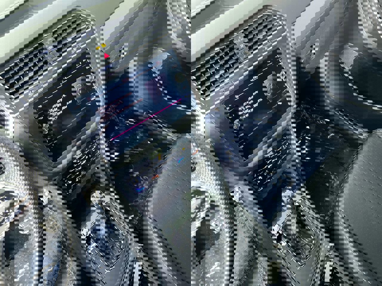 Used 2022 Volkswagen Tiguan SE R-Line image 23