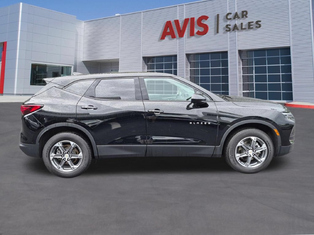 Used 2025 Chevrolet Blazer LT AWD/4WD image 5