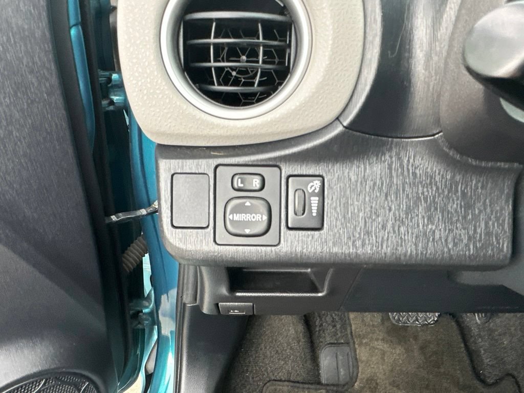 Used 2012 Toyota Yaris LE FWD image 12