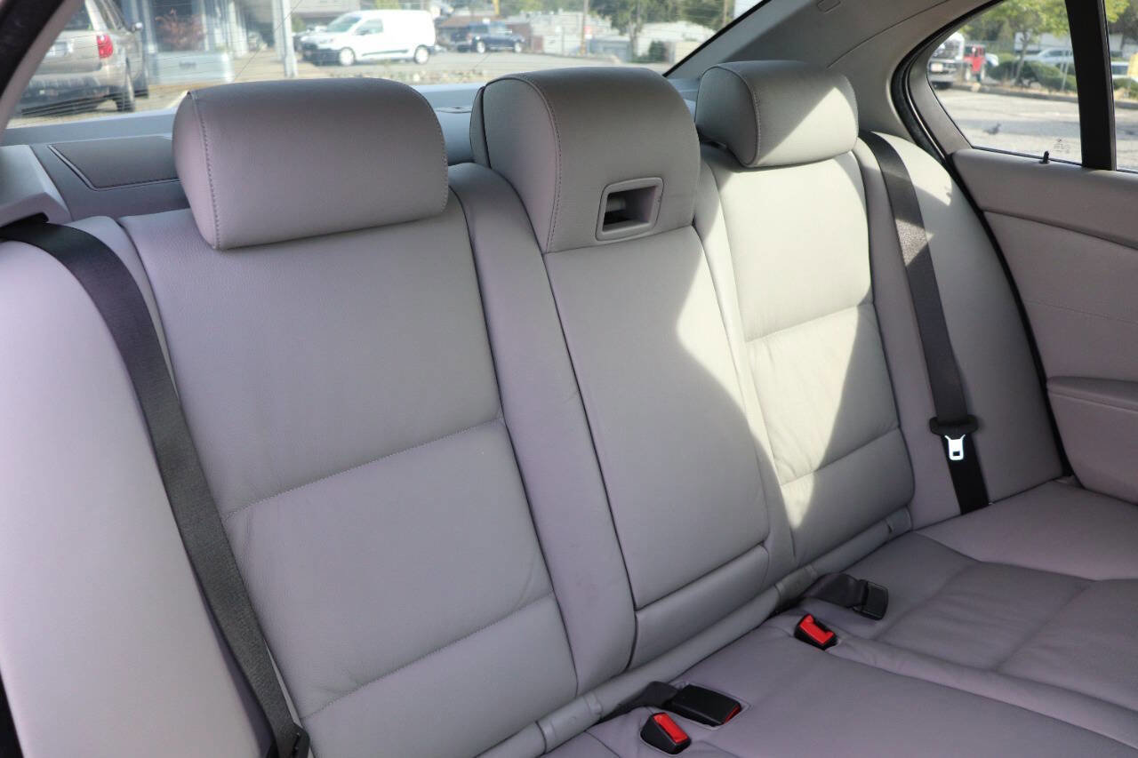 Used 2006 BMW 525xi Sedan image 28