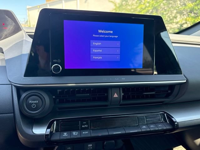 Used 2024 Toyota Prius LE FWD image 5