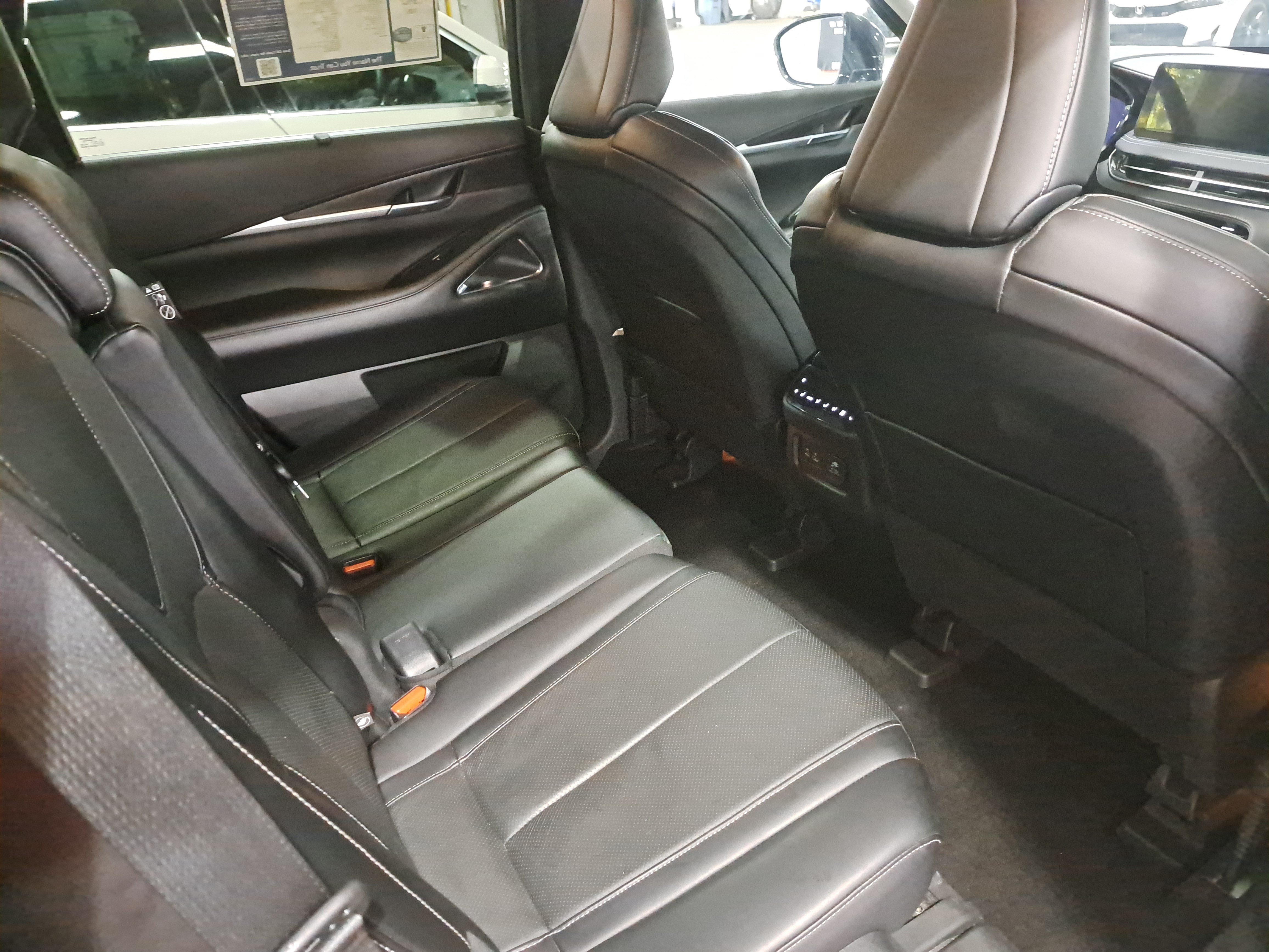 Used 2023 INFINITI QX60 Sensory w/ Vision Package AWD/4WD image 11