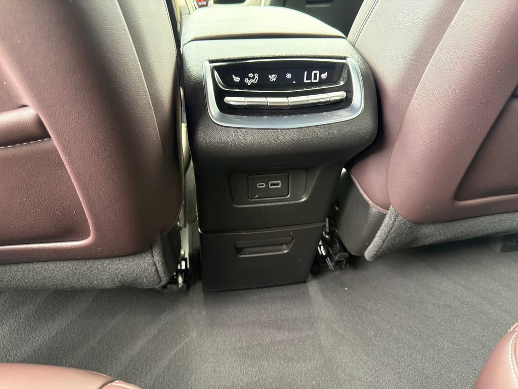 Certified 2024 Cadillac XT6 Premium Luxury AWD/4WD image 12