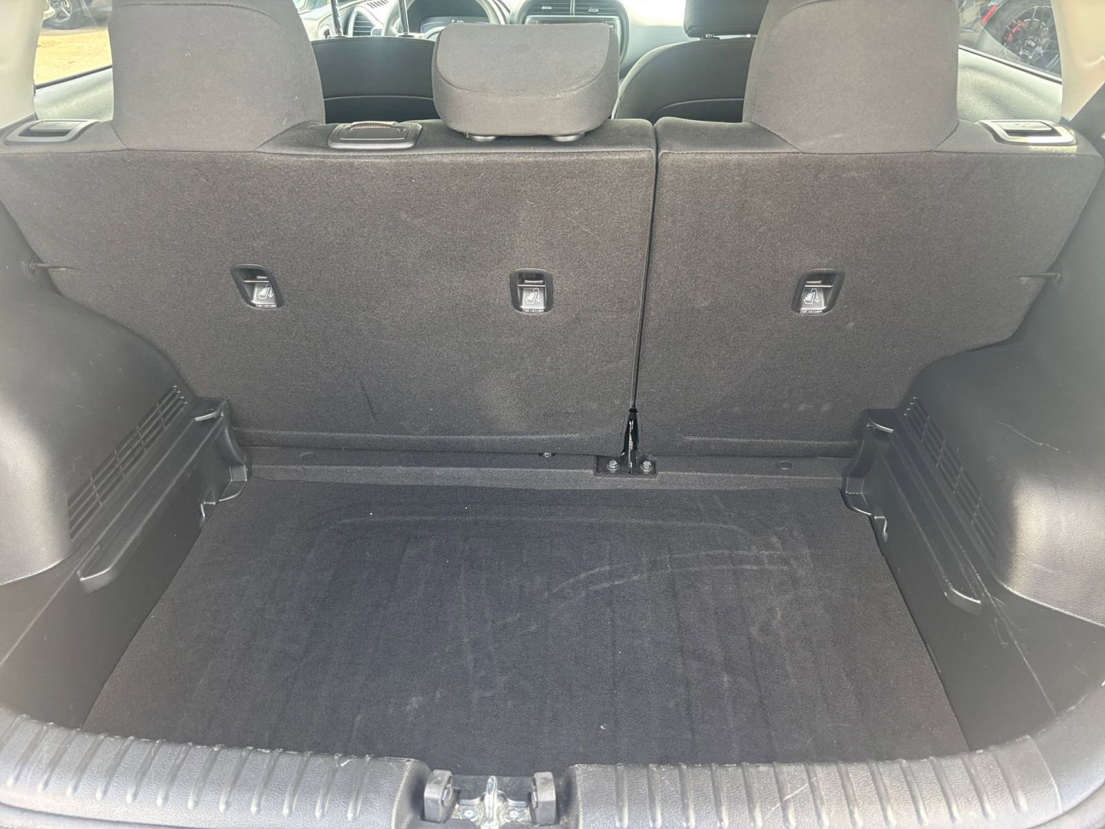 Used 2025 Kia Soul LX w/ LX Technology Package image 29