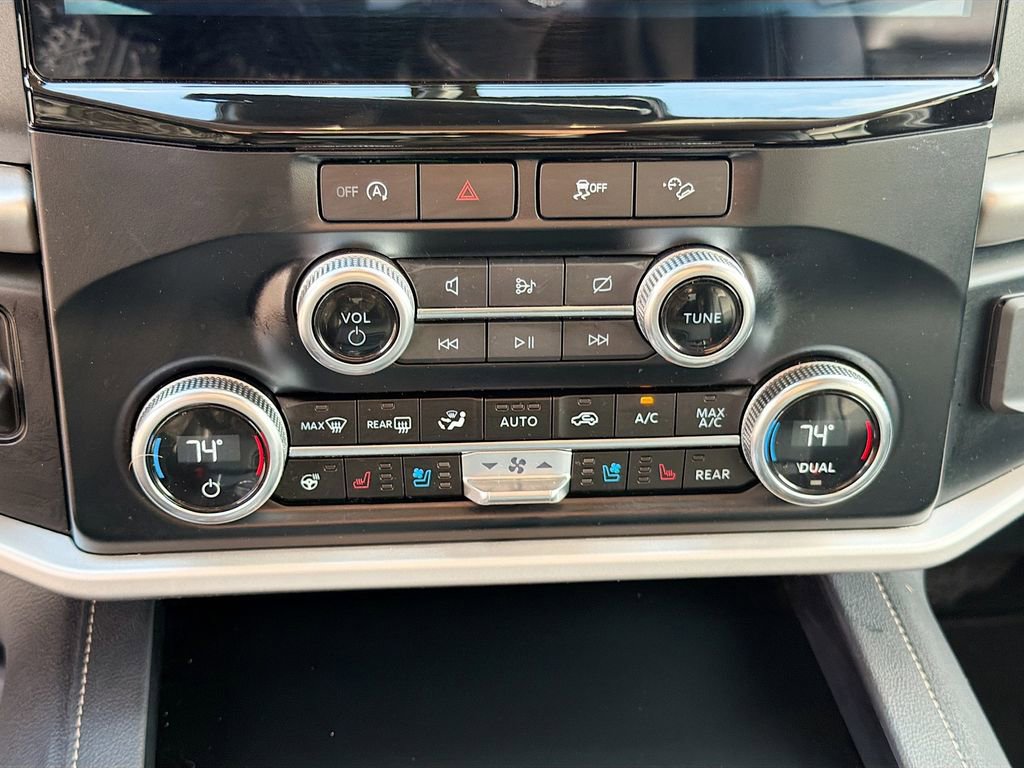 Used 2024 Ford Expedition XLT image 36